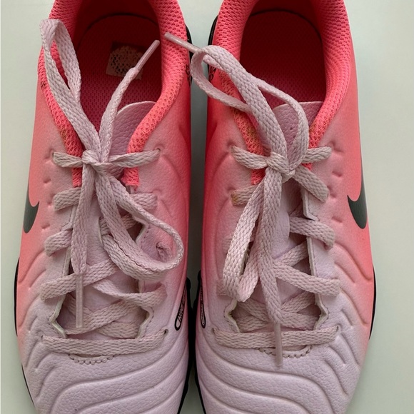 Nike Girls’ Tiempo Legend 10 Club Cleats - Picture 9 of 9